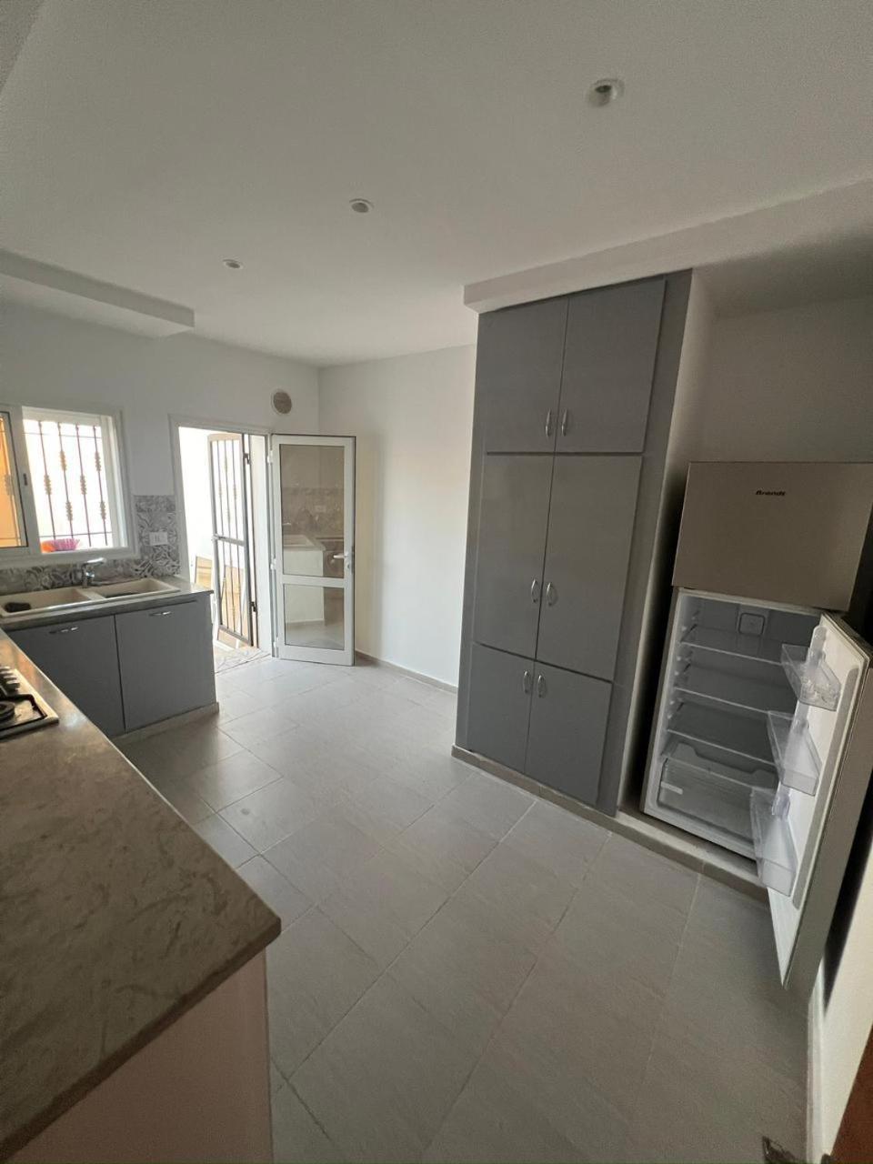 Apartment R Adem 1 *