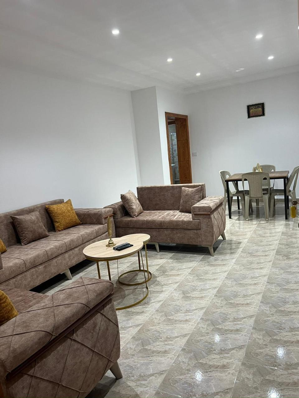Apartment R Adem 1