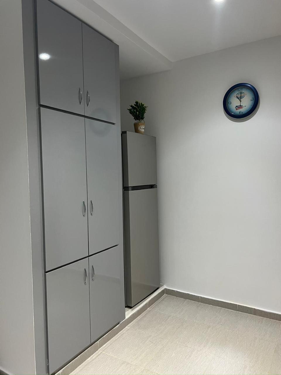 R Adem 1 Apartment *